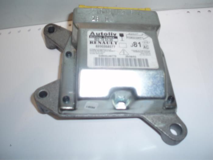 Gebruikte Module Airbag Renault Espace (JK) 2.2 dCi 16V Prijs € 42,00 Margeregeling aangeboden door Reclycar De Boer BV