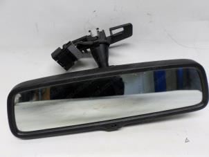 Gebruikte Binnenspiegel Opel Astra H SW (L35) 1.4 16V Twinport Prijs € 21,00 Margeregeling aangeboden door Reclycar De Boer BV