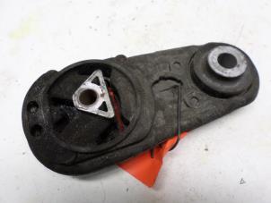 Gebruikte Motorsteun Renault Scénic II (JM) 1.5 dCi 105 Prijs € 21,00 Margeregeling aangeboden door Reclycar De Boer BV