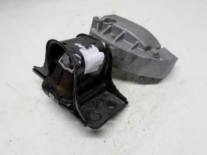 Gebruikte Motorrubber Renault Kangoo Express (FW) ZE Prijs € 26,25 Margeregeling aangeboden door Reclycar De Boer BV