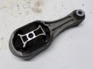 Gebruikte Motorrubber Renault Megane III Berline (BZ) 1.6 16V Prijs € 26,25 Margeregeling aangeboden door Reclycar De Boer BV