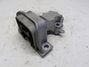 Gebruikte Motorrubber Renault Twingo II (CN) 1.2 16V Prijs € 26,25 Margeregeling aangeboden door Reclycar De Boer BV