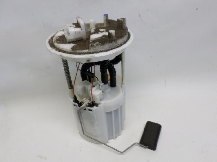Gebruikte Tank element Pomp Fiat Grande Punto (199) 1.4 Prijs € 26,25 Margeregeling aangeboden door Reclycar De Boer BV