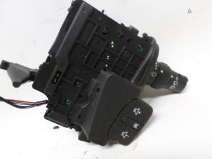 Gebruikte Ruitenwis Schakelaar Renault Grand Scénic II (JM) 1.9 dCi 120 Prijs € 15,75 Margeregeling aangeboden door Reclycar De Boer BV