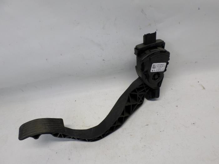 Gebruikte Gaspedaalpositie Sensor Peugeot 1007 (KM) 1.4 HDI Prijs € 36,75 Margeregeling aangeboden door Reclycar De Boer BV