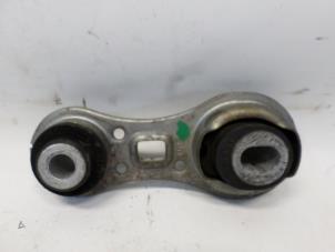 Gebruikte Motorrubber Renault Megane II CC (EM) 2.0 16V Prijs € 21,00 Margeregeling aangeboden door Reclycar De Boer BV