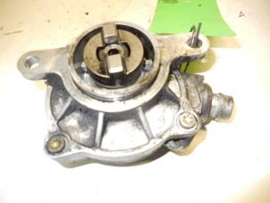 Gebruikte Videpomp (Diesel) Opel Vivaro 2.5 DTI 16V Prijs € 26,25 Margeregeling aangeboden door Reclycar De Boer BV