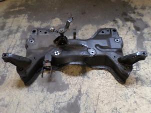 Gebruikte Subframe Peugeot 206+ (2L/M) 1.4 XS Prijs € 26,25 Margeregeling aangeboden door Reclycar De Boer BV