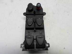 Gebruikte Raam schakelaar elektrisch Honda Civic (FA/FD) 1.3 Hybrid Prijs € 31,50 Margeregeling aangeboden door Reclycar De Boer BV