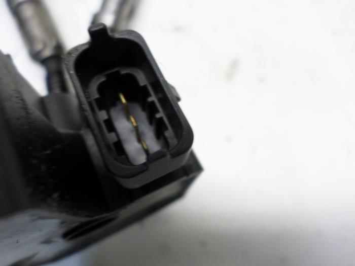 Bobine van een Mercedes-Benz S (W220) 5.0 S-500 V8 24V 2002