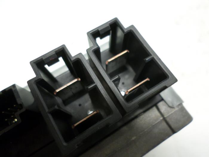 Stuurbekrachtiging Computer van een Renault Twingo II (CN) 1.5 dCi 90 FAP 2011