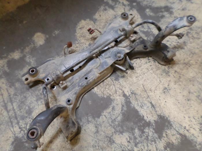 Gebruikte Subframe Mazda 3 Sport (BK) 1.6 CiTD 16V Prijs € 26,25 Margeregeling aangeboden door Reclycar De Boer BV
