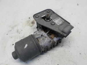 Gebruikte Ruitenwissermotor voor Mazda 3 Sport (BK) 1.6 CiTD 16V Prijs € 21,00 Margeregeling aangeboden door Reclycar De Boer BV