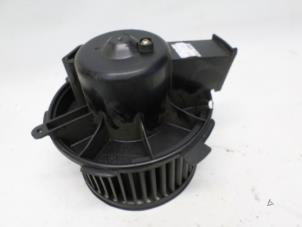 Gebruikte Kachel Ventilatiemotor Peugeot 206 (2A/C/H/J/S) 1.6 16V Prijs € 31,50 Margeregeling aangeboden door Reclycar De Boer BV