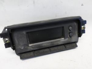 Gebruikte Display Interieur Opel Vivaro 1.9 DI Prijs € 26,25 Margeregeling aangeboden door Reclycar De Boer BV