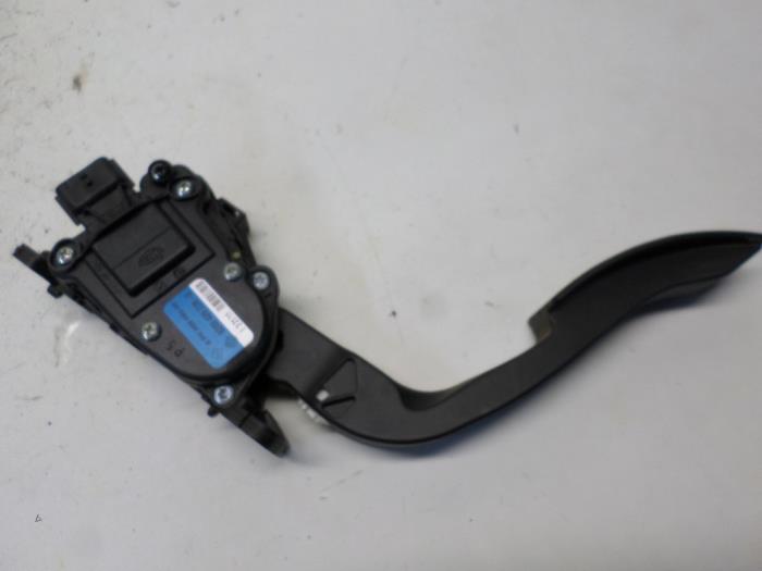 Gebruikte Gaspedaalpositie Sensor Renault Twingo II (CN) 1.2 16V LEV Prijs € 26,25 Margeregeling aangeboden door Reclycar De Boer BV