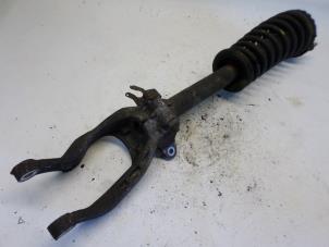 Gebruikte Schokbreker links-voor Alfa Romeo 147 (937) 1.6 Twin Spark 16V Prijs € 36,75 Margeregeling aangeboden door Reclycar De Boer BV