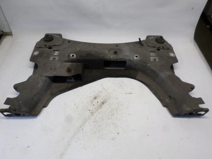 Gebruikte Subframe Renault Grand Scénic II (JM) 2.0 16V Prijs € 26,25 Margeregeling aangeboden door Reclycar De Boer BV
