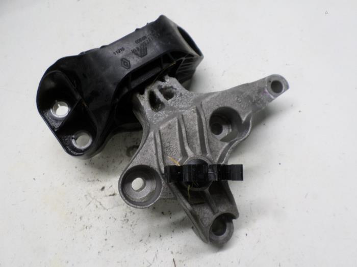 Gebruikte Motorrubber Renault Captur I (2R) 1.5 Energy dCi 90 FAP Prijs € 26,25 Margeregeling aangeboden door Reclycar De Boer BV