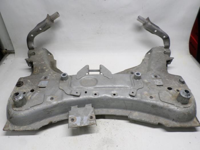 Gebruikte Subframe Renault Captur I (2R) 1.5 Energy dCi 90 FAP Prijs € 52,50 Margeregeling aangeboden door Reclycar De Boer BV