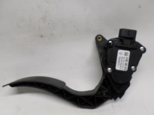 Gebruikte Gaspedaalpositie Sensor Renault Clio IV (5R) 0.9 Energy TCE 90 12V Prijs € 52,50 Margeregeling aangeboden door Reclycar De Boer BV