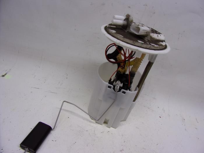 Gebruikte Tank element Pomp Opel Vivaro 1.6 CDTI 115 Prijs € 42,00 Margeregeling aangeboden door Reclycar De Boer BV