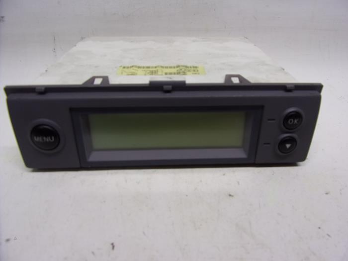 Gebruikte Display Interieur Nissan Micra (K12) 1.2 16V Prijs € 21,00 Margeregeling aangeboden door Reclycar De Boer BV