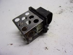 Gebruikte Koelvinweerstand Renault Grand Scénic III (JZ) 1.5 dCi 110 Prijs € 36,75 Margeregeling aangeboden door Reclycar De Boer BV