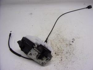 Gebruikte Deurslot Mechaniek 2Deurs links Renault Twingo II (CN) 1.2 Prijs € 21,00 Margeregeling aangeboden door Reclycar De Boer BV