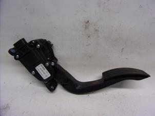 Gebruikte Gaspedaalpositie Sensor Renault Twingo II (CN) 1.2 Prijs € 26,25 Margeregeling aangeboden door Reclycar De Boer BV