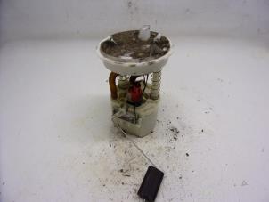 Gebruikte Tank element Pomp Ford Fiesta 5 (JD/JH) 1.25 16V Prijs € 26,25 Margeregeling aangeboden door Reclycar De Boer BV