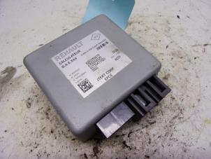 Gebruikte Stuurbekrachtiging Computer Renault Twingo II (CN) 1.5 dCi 90 FAP Prijs € 73,50 Margeregeling aangeboden door Reclycar De Boer BV