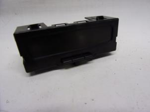 Gebruikte Display Interieur Renault Megane II (BM/CM) 1.6 16V Autom. Prijs € 26,25 Margeregeling aangeboden door Reclycar De Boer BV