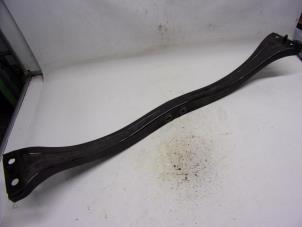 Gebruikte Subframe Renault Twingo III (AH) 1.0 SCe 70 12V Prijs € 52,50 Margeregeling aangeboden door Reclycar De Boer BV