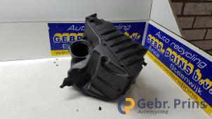 Gebruikte Luchtfilterhuis Renault Megane III Grandtour (KZ) 1.5 dCi 110 Prijs € 25,00 Margeregeling aangeboden door Autorec. Gebr. Prins b.v.