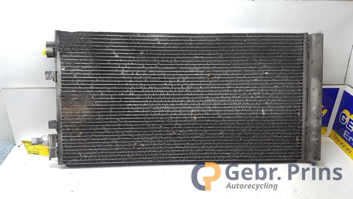 Airco Radiateur van een Renault Megane III Grandtour (KZ) 1.5 dCi 110 2013