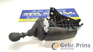 Gebruikte Versnellingspook Opel Vivaro 1.6 CDTI 95 Euro 6 Prijs € 60,50 Inclusief btw aangeboden door Autorec. Gebr. Prins b.v.