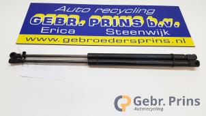 Gebruikte Gasdemperset Achterklep Toyota Corolla (E12) 1.6 16V VVT-i Prijs € 30,00 Margeregeling aangeboden door Autorec. Gebr. Prins b.v.