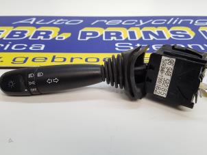 Gebruikte Schakelaar Licht Chevrolet Spark 1.0 16V Bifuel Prijs € 25,00 Margeregeling aangeboden door Autorec. Gebr. Prins b.v.