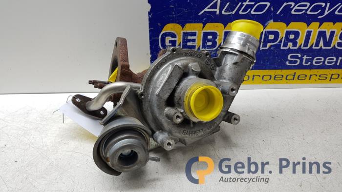 Gebruikte Turbo Renault Captur I (2R) 1.5 Energy dCi 90 FAP Prijs € 150,00 Margeregeling aangeboden door Autorec. Gebr. Prins b.v.