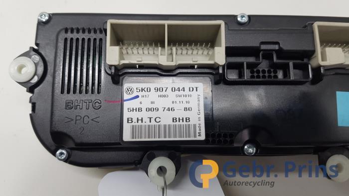 Kachel Bedieningspaneel van een Volkswagen Passat Variant (365) 2.0 TDI 16V 140 2011