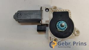 Gebruikte Motor electrisch raam Mercedes E Combi (S211) Prijs € 25,00 Margeregeling aangeboden door Autorec. Gebr. Prins b.v.