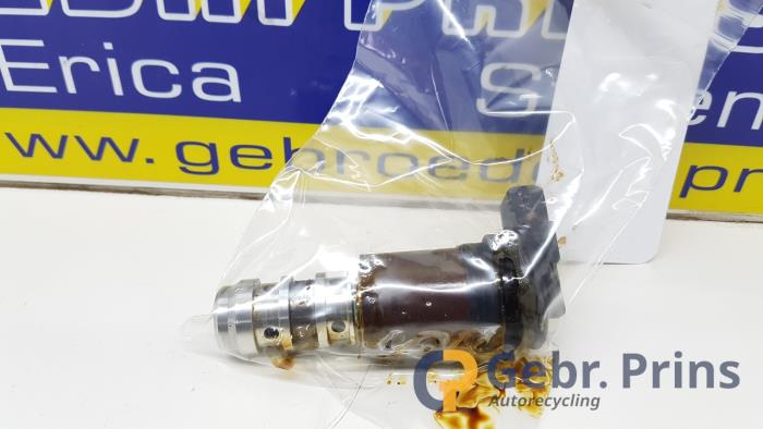 Gebruikte Nokkenas Sensor BMW 6 serie (E64) 645 Ci 4.4 V8 32V Prijs € 20,00 Margeregeling aangeboden door Autorec. Gebr. Prins b.v.