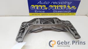 Gebruikte Versnellingsbak Steun BMW 6 serie (E64) 645 Ci 4.4 V8 32V Prijs € 25,00 Margeregeling aangeboden door Autorec. Gebr. Prins b.v.