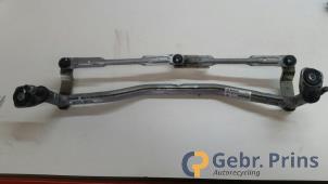 Gebruikte Ruitenwis Mechaniek Volkswagen Touran (5T1) 2.0 TDI 150 Prijs € 40,00 Margeregeling aangeboden door Autorec. Gebr. Prins b.v.