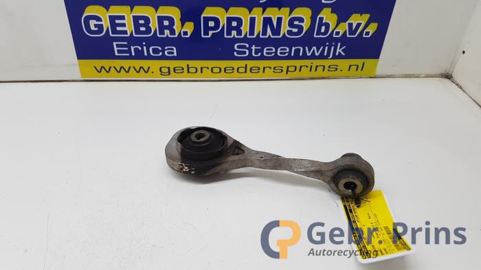 Gebruikte Motorrubber Renault Twingo II (CN) 1.2 16V Prijs € 20,00 Margeregeling aangeboden door Autorec. Gebr. Prins b.v.