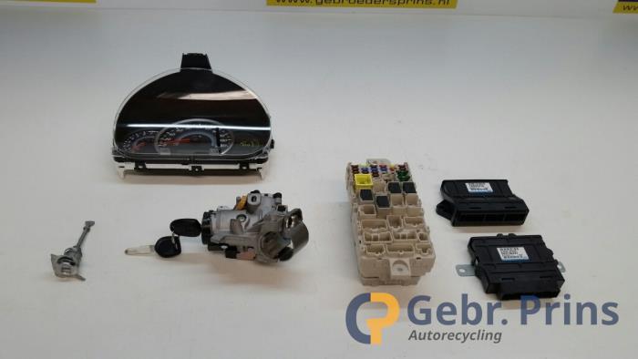 Gebruikte Kontaktslot + computer Mitsubishi Space Star (A0) 1.2 12V Prijs € 150,00 Margeregeling aangeboden door Autorec. Gebr. Prins b.v.