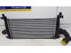 Intercooler van een Opel Astra J (PC6/PD6/PE6/PF6), 2009 / 2015 1.3 CDTI 16V EcoFlex, Hatchback, 4Dr, Diesel, 1.248cc, 70kW (95pk), FWD, A13DTE, 2009-12 / 2015-10, PC6A; PD6EA; PE6EA; PF6EA 2010