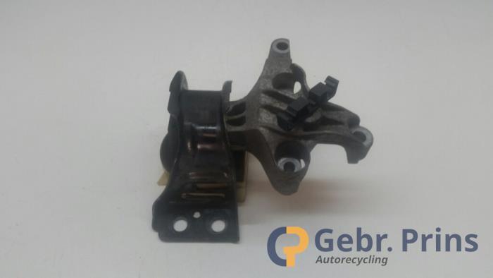Gebruikte Motorrubber Dacia Dokker Express (8S) 1.5 dCi 75 Prijs € 30,25 Inclusief btw aangeboden door Autorec. Gebr. Prins b.v.