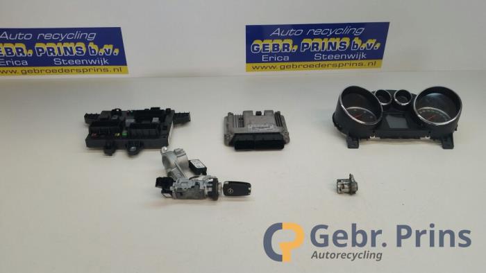 Gebruikte Kontaktslot + computer Opel Astra J (PC6/PD6/PE6/PF6) 1.3 CDTI 16V EcoFlex Prijs € 125,00 Margeregeling aangeboden door Autorec. Gebr. Prins b.v.